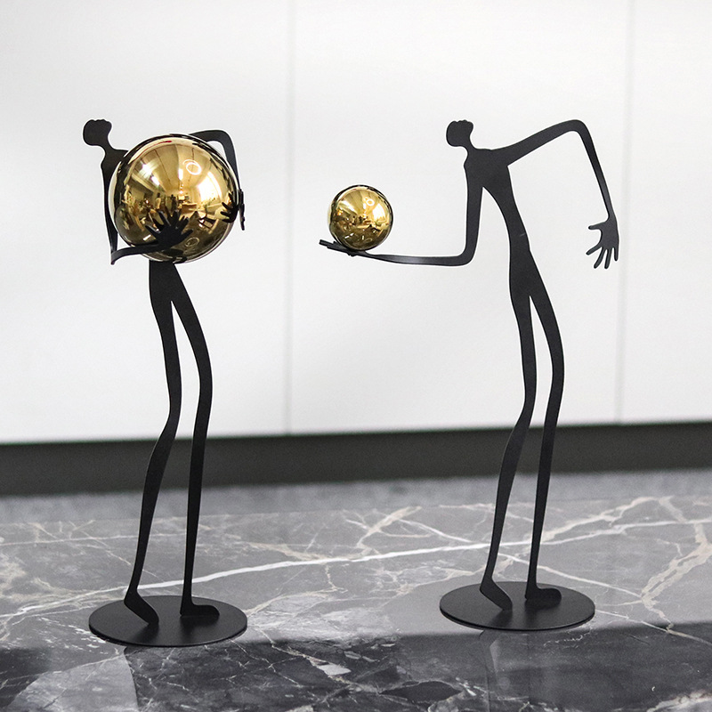 Moderne Kunstfigur mit Kugel,  – Art Craft Hotel Bewertung und Preis
